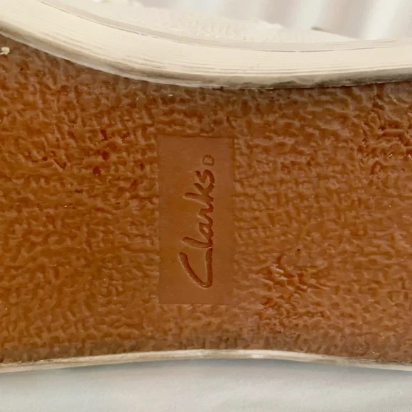 Clark’s size 9 Roxby Hi White lace up leather high top sneakers with side zip - Picture 7 of 7